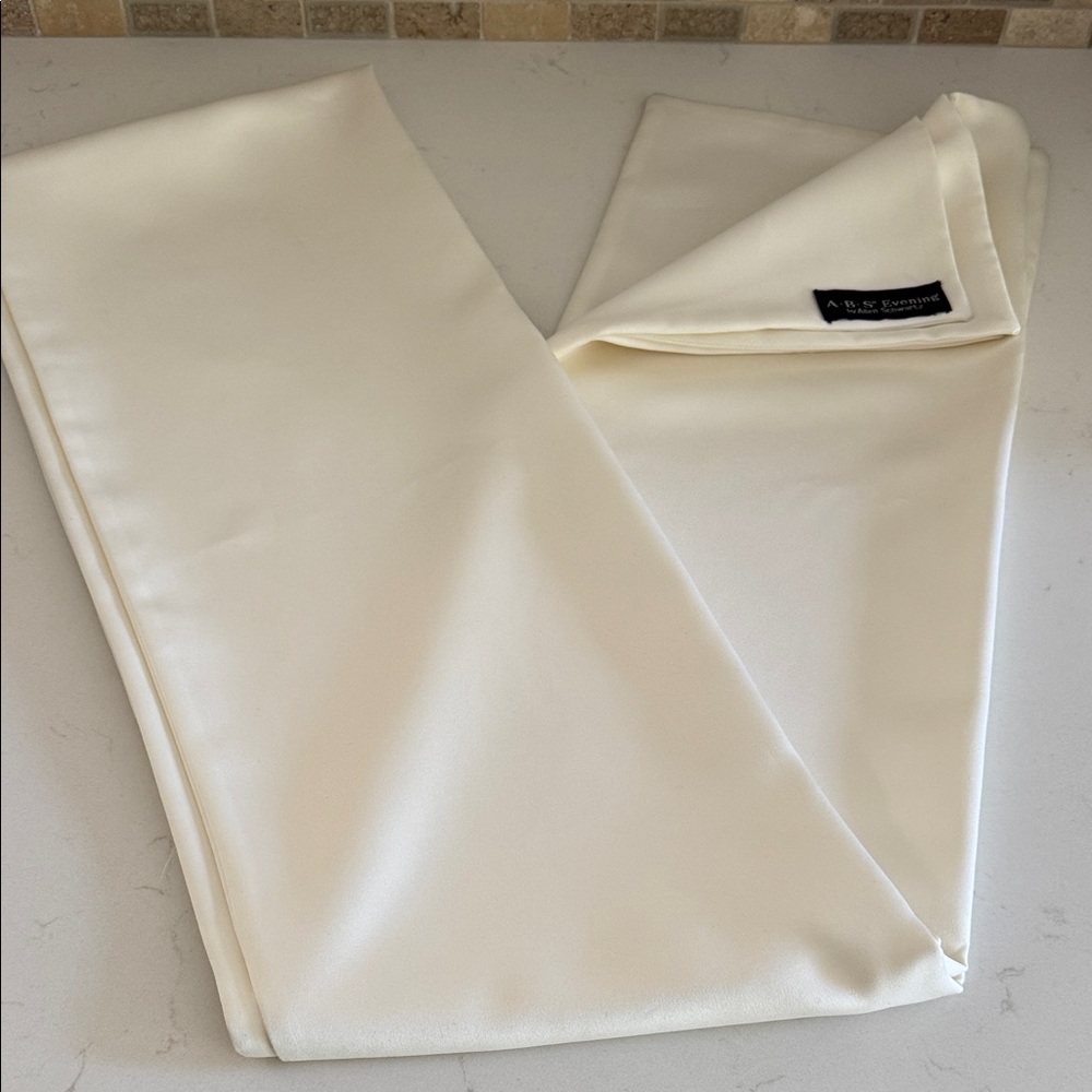 ABS Allen Schwartz Cream Satin Woman's Evening Wrap.  New